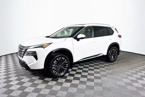 2025 Nissan Rogue Platinum photo 3