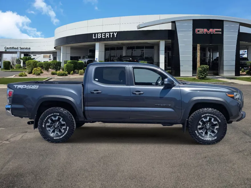 2022 Toyota Tacoma TRD Off-Road photo 1