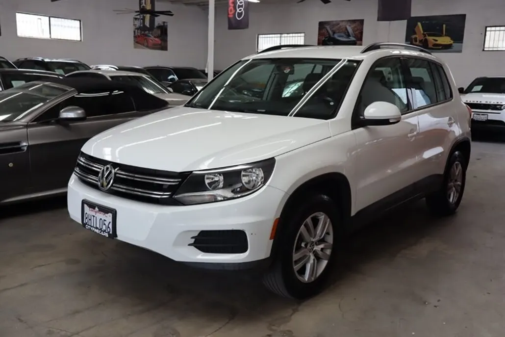 2015 Volkswagen Tiguan R-Line photo 1