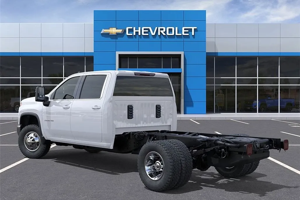 2025 Chevrolet Silverado 3500HD LT photo 1