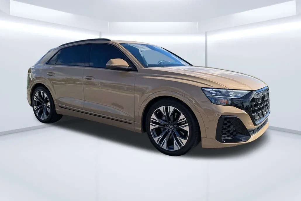 2024 Audi Q8 55 Prestige photo 1