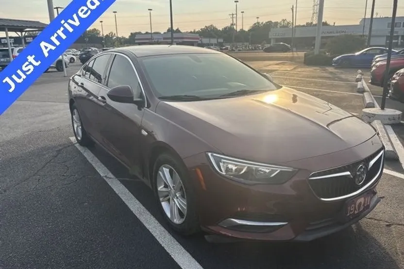 2018 Buick Regal Sportback Preferred photo 1