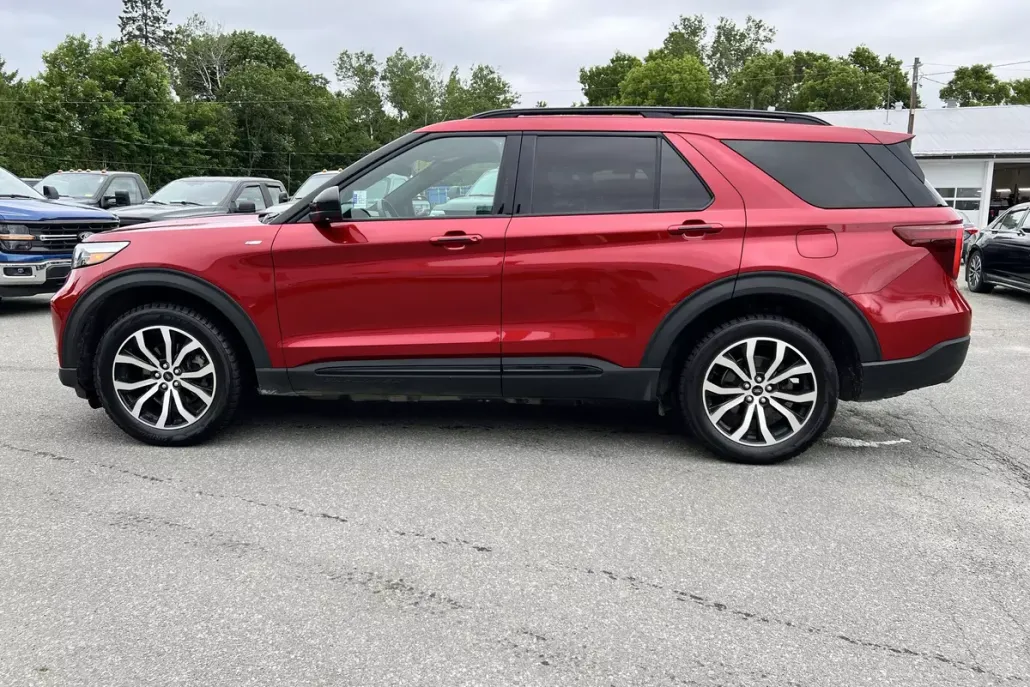 2022 Ford Explorer ST-Line photo 1