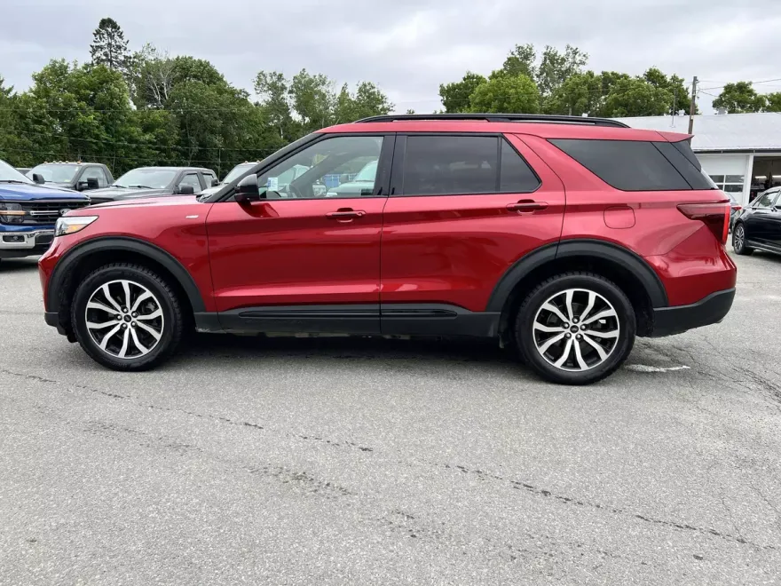 2022 Ford Explorer ST-Line photo 1