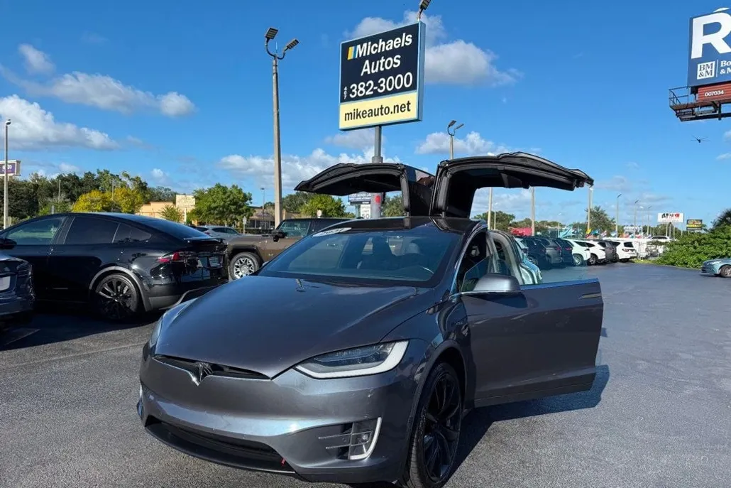 2021 Tesla Model X Long Range photo 1