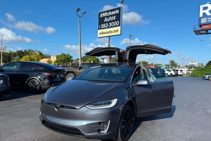 2021 Tesla Model X Long Range photo 1