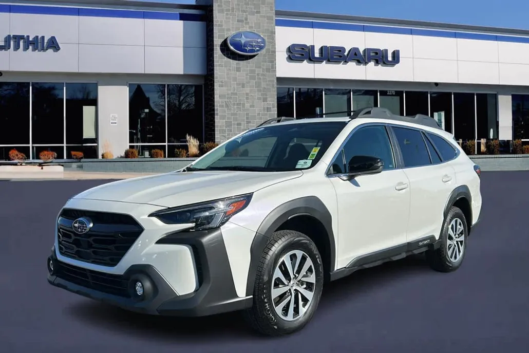2025 Subaru Outback Premium photo 1
