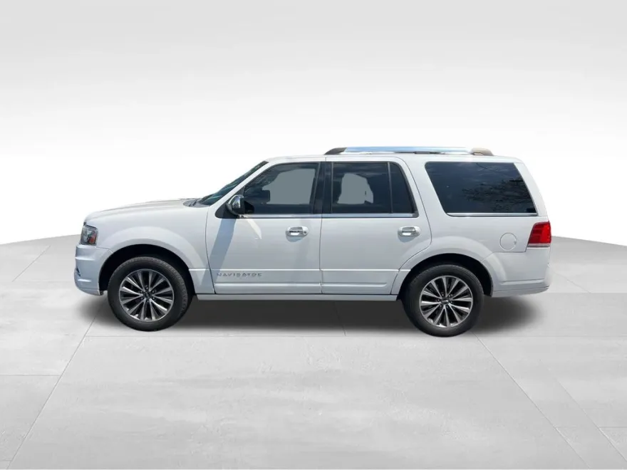 2016 Lincoln Navigator Select photo 1