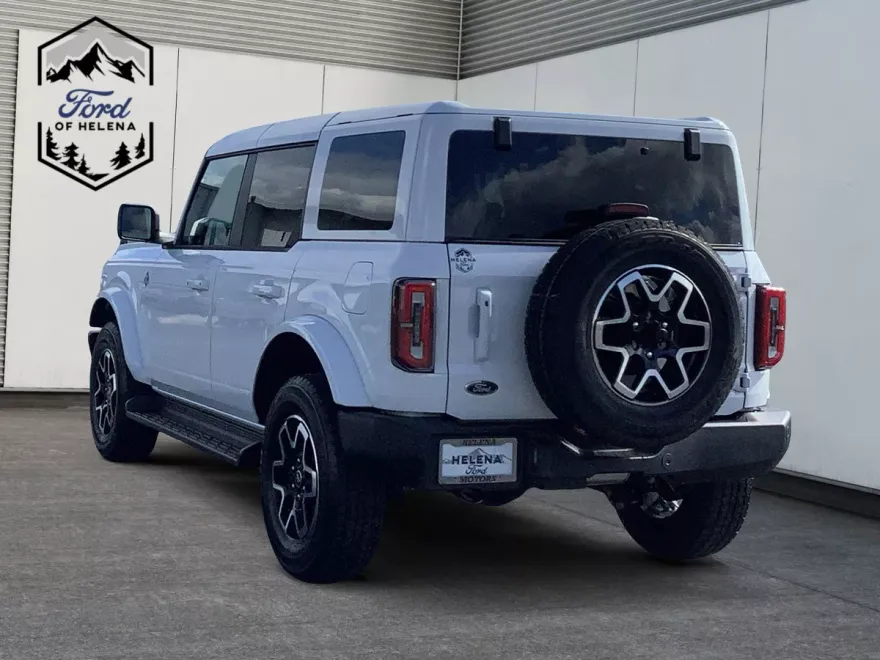 2025 Ford Bronco Outer Banks photo 1