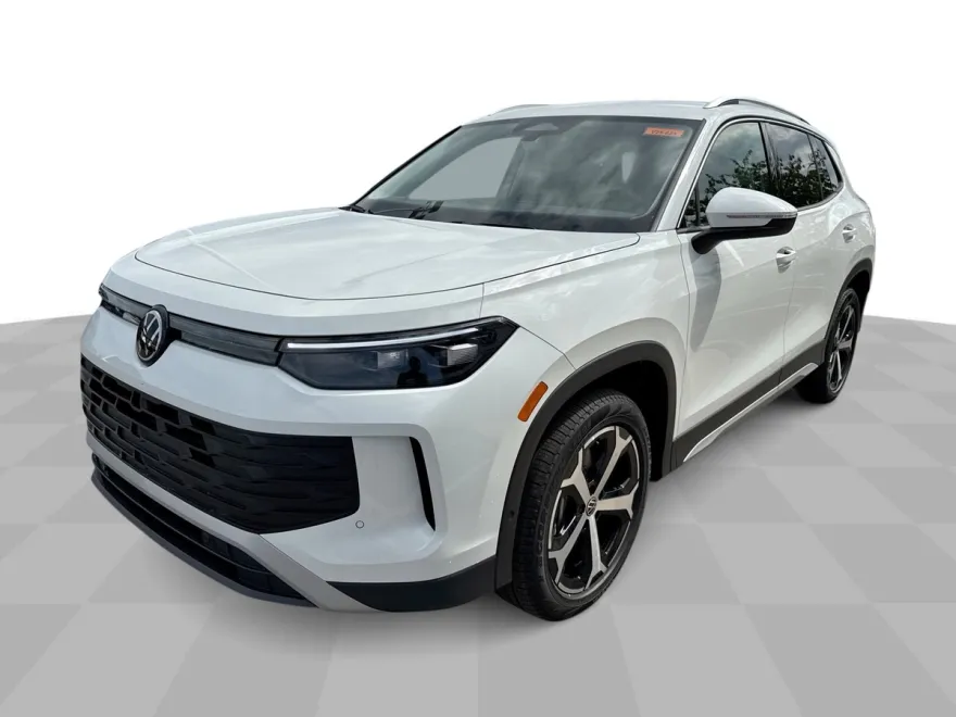 2025 Volkswagen Tiguan SE photo 1