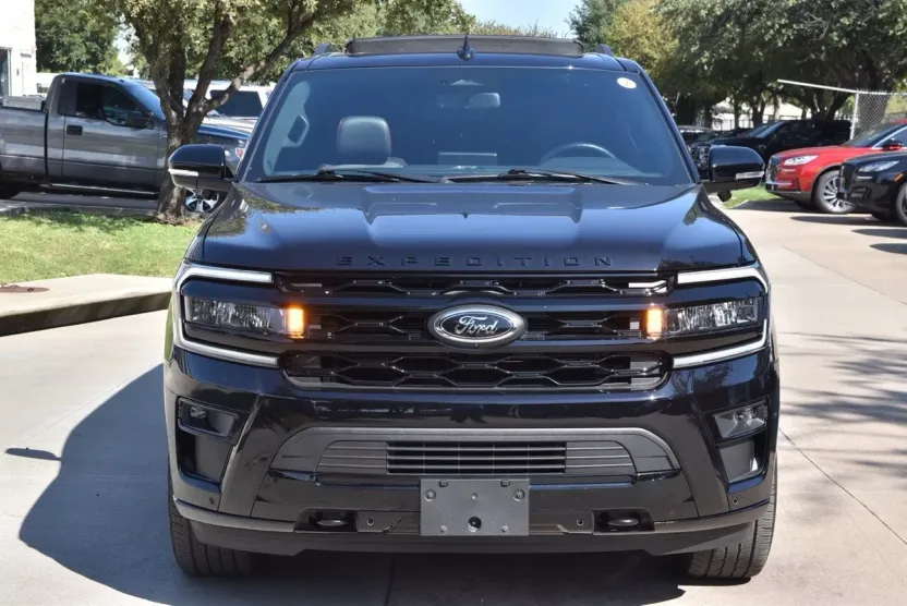 2024 Ford Expedition Limited photo 1