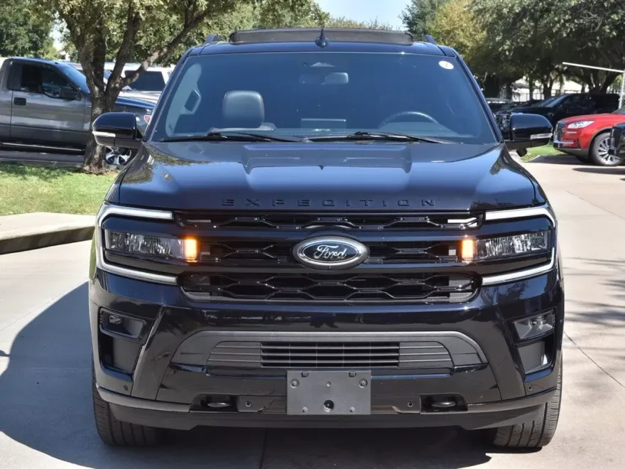 2024 Ford Expedition Limited photo 1