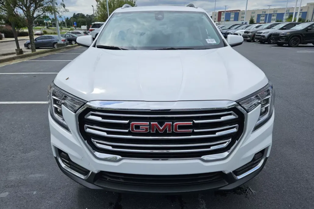 2024 Gmc Terrain SLT photo 1