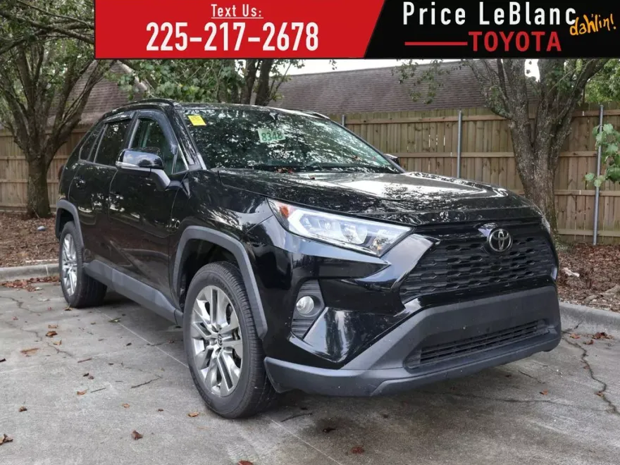 2021 Toyota RAV4 XLE Premium photo 1