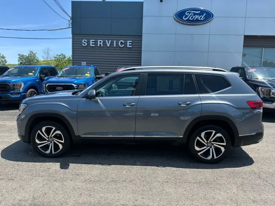 2022 Volkswagen Atlas SEL photo 1