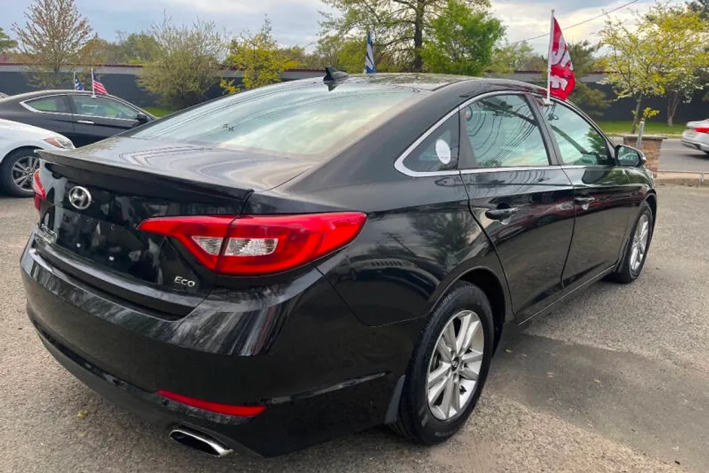 2015 Hyundai Sonata Eco photo 1