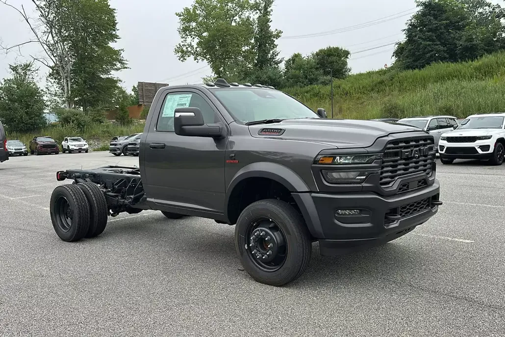 2025 Ram 5500 Tradesman photo 1
