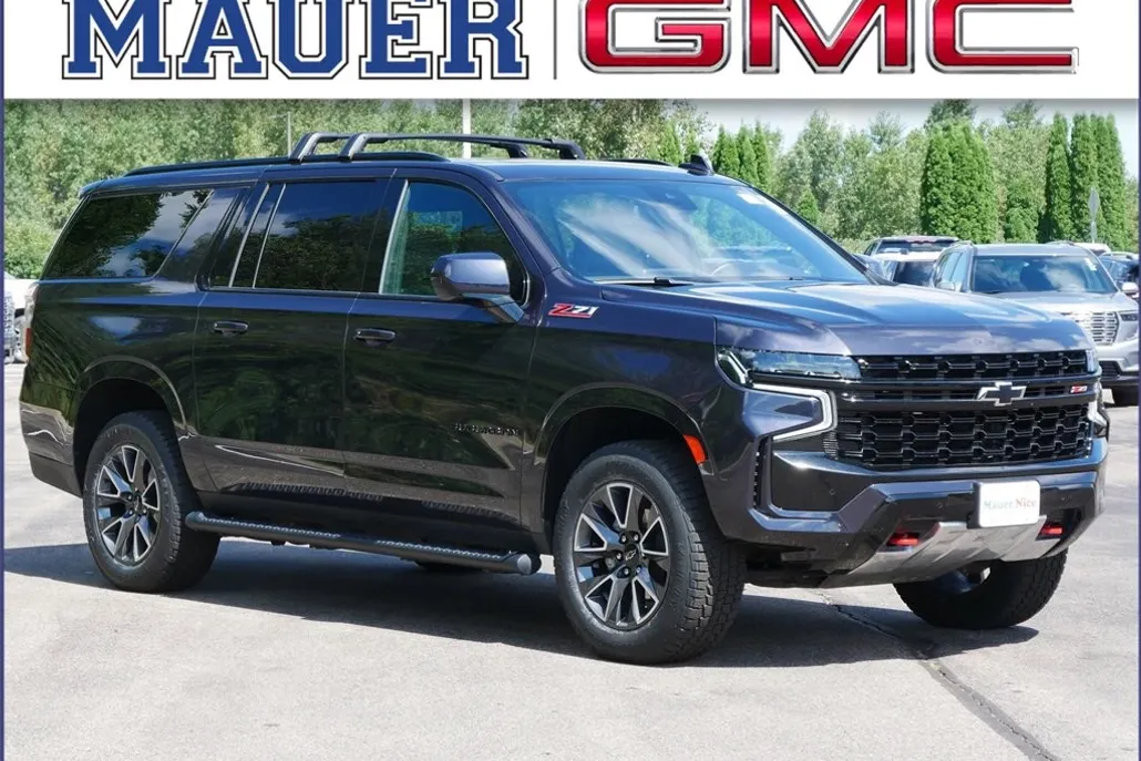 2024 Chevrolet Suburban Z71 photo 1