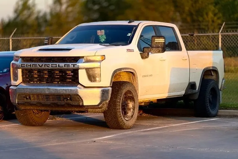 2021 Chevrolet Silverado 2500HD LT photo 1