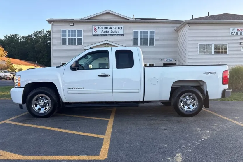 2010 Chevrolet Silverado 1500 LS photo 1