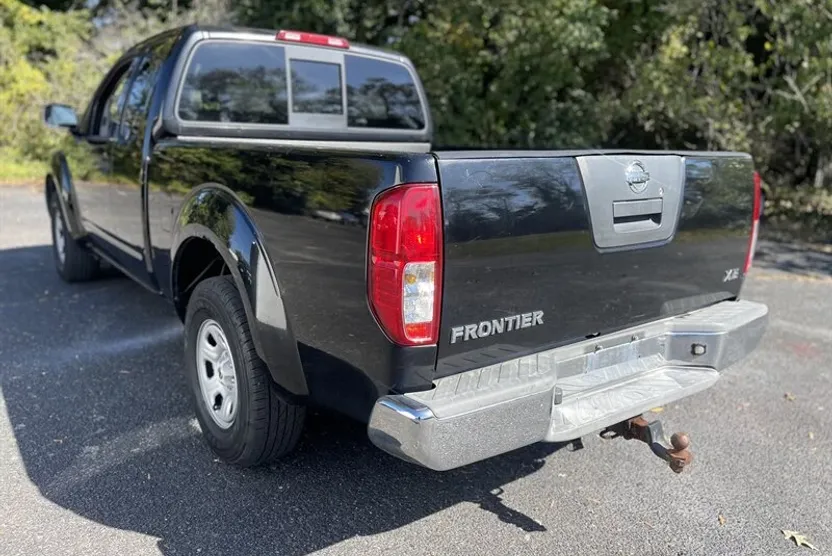 2007 Nissan Frontier XE photo 1