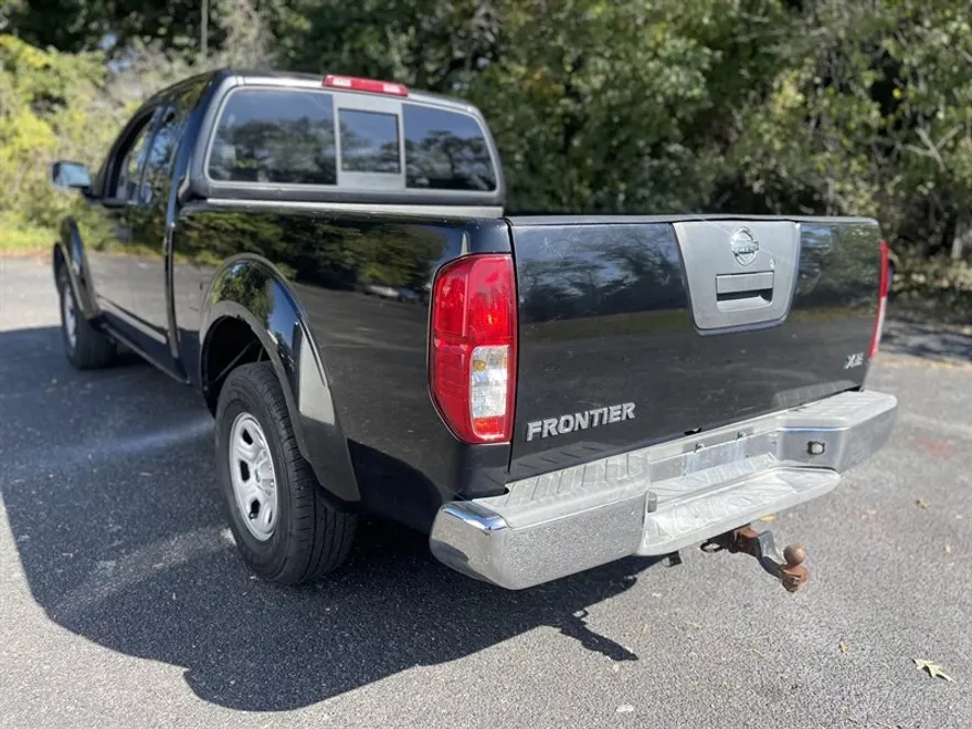 2007 Nissan Frontier XE photo 1