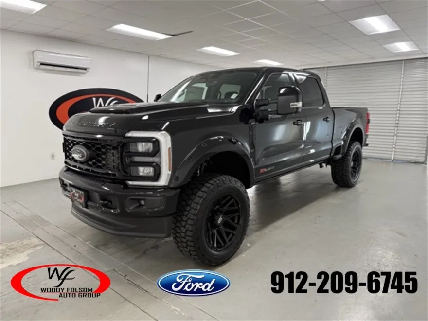 2025 Ford F-250 Lariat photo 1