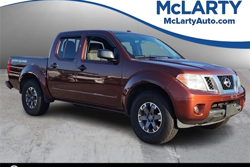 2017 Nissan Frontier Desert Runner photo 1