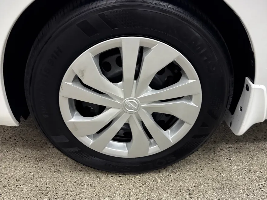 2024 Nissan Versa S photo 1