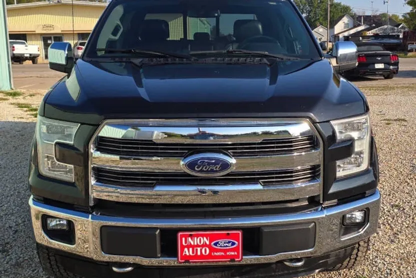 2015 Ford F-150 Lariat photo 1
