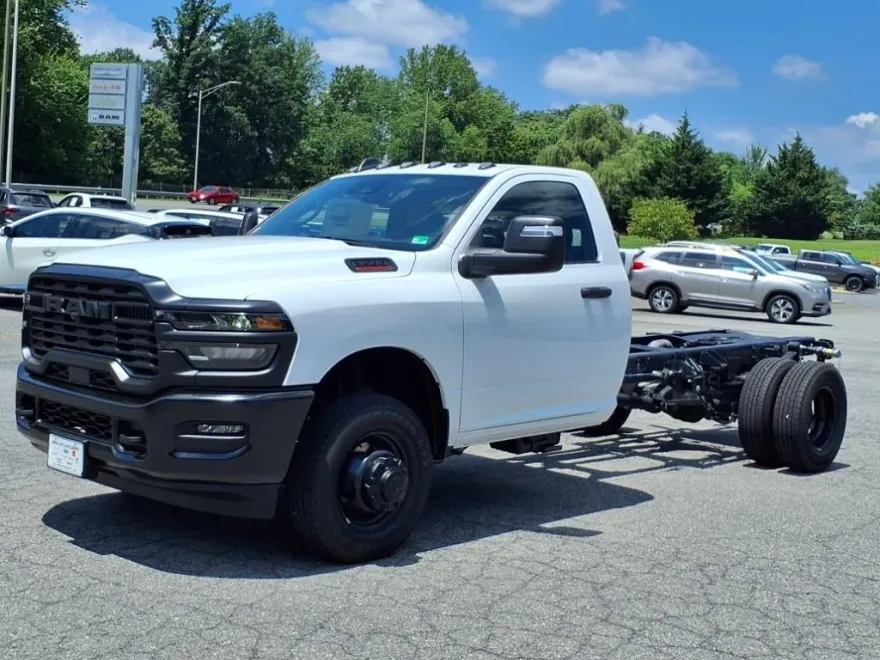 2025 Ram 3500 Tradesman photo 1