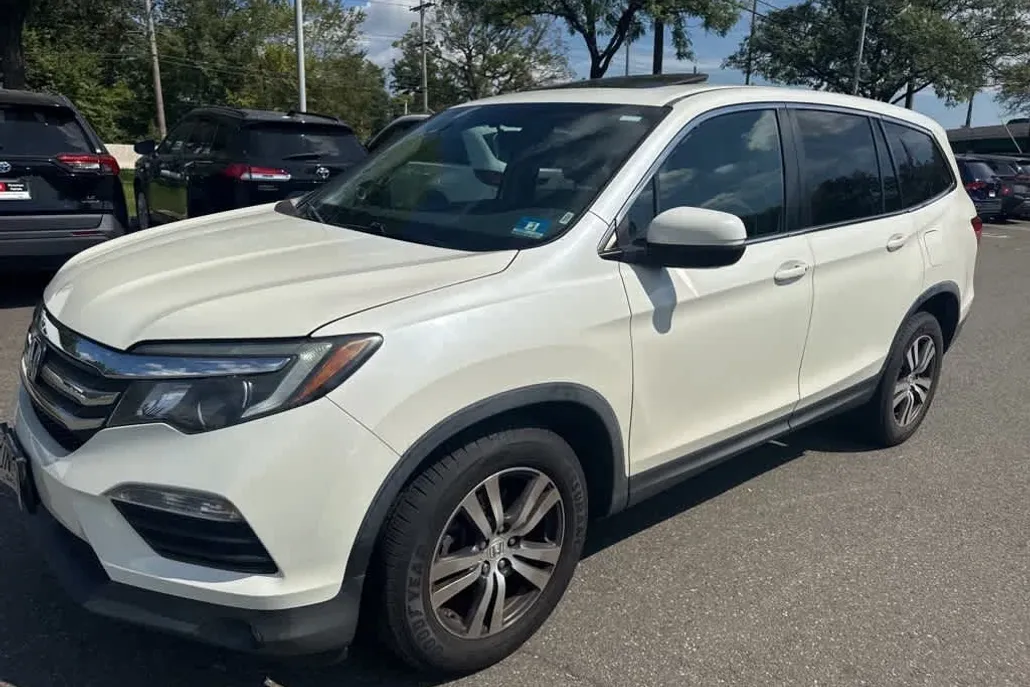 2016 Honda Pilot EX-L photo 1