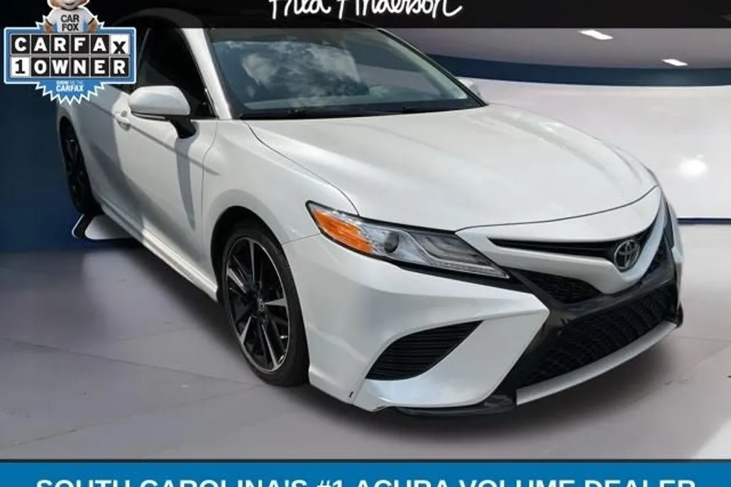 2020 Toyota Camry XSE photo 1