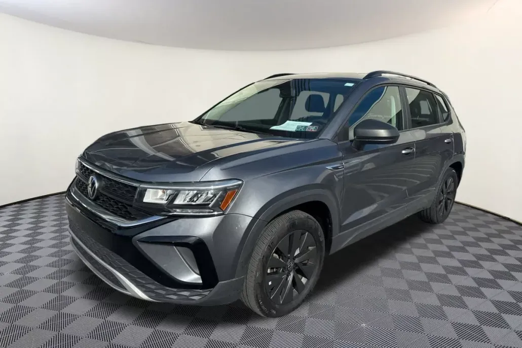 2022 Volkswagen Taos S photo 1
