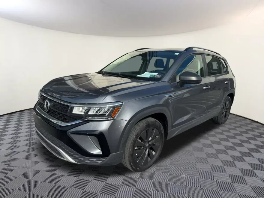 2022 Volkswagen Taos S photo 1
