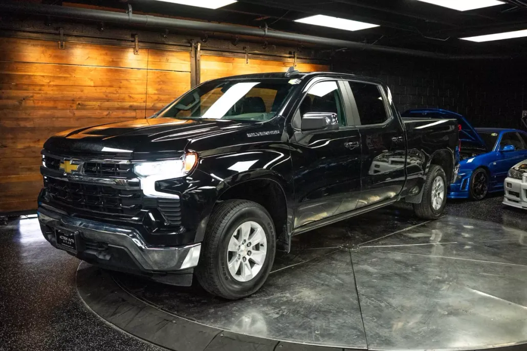 2023 Chevrolet Silverado 1500 LT photo 1