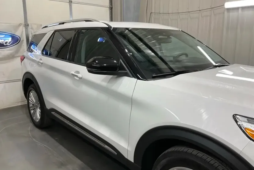 2024 Ford Explorer Limited photo 1