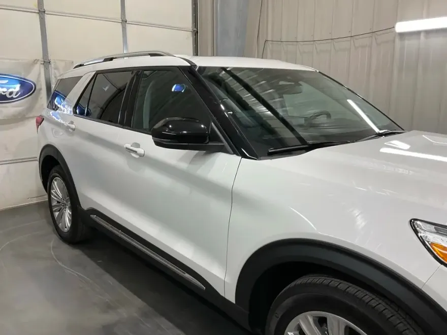 2024 Ford Explorer Limited photo 1