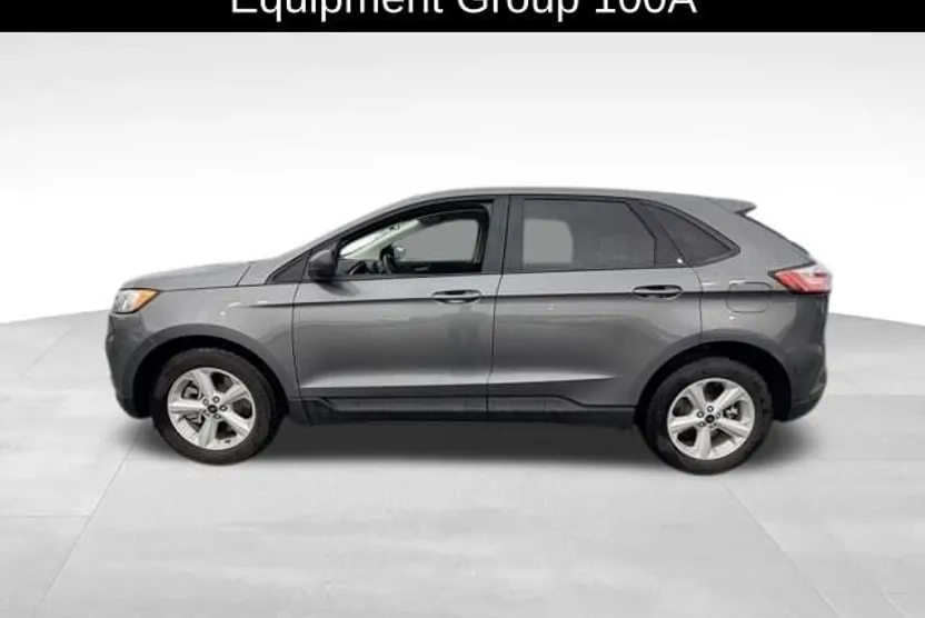 2021 Ford Edge SE photo 1