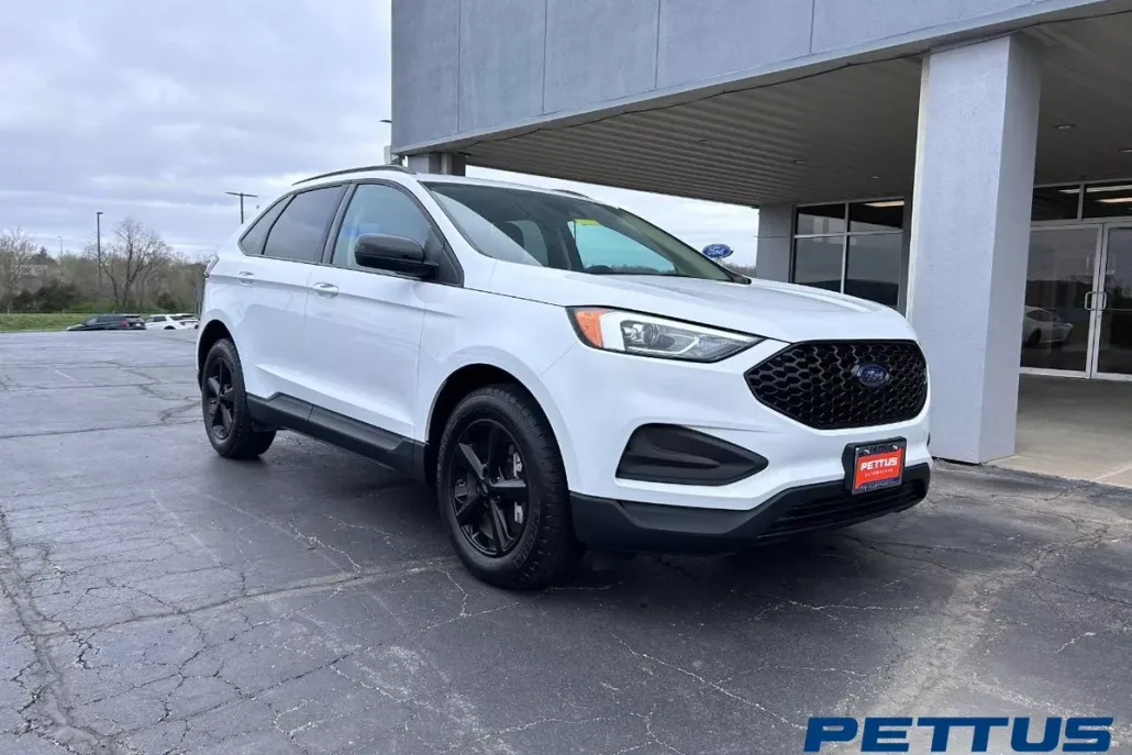 2024 Ford Edge SE photo 1