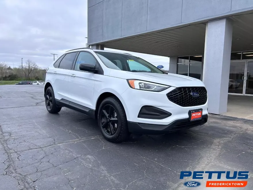 2024 Ford Edge SE photo 1