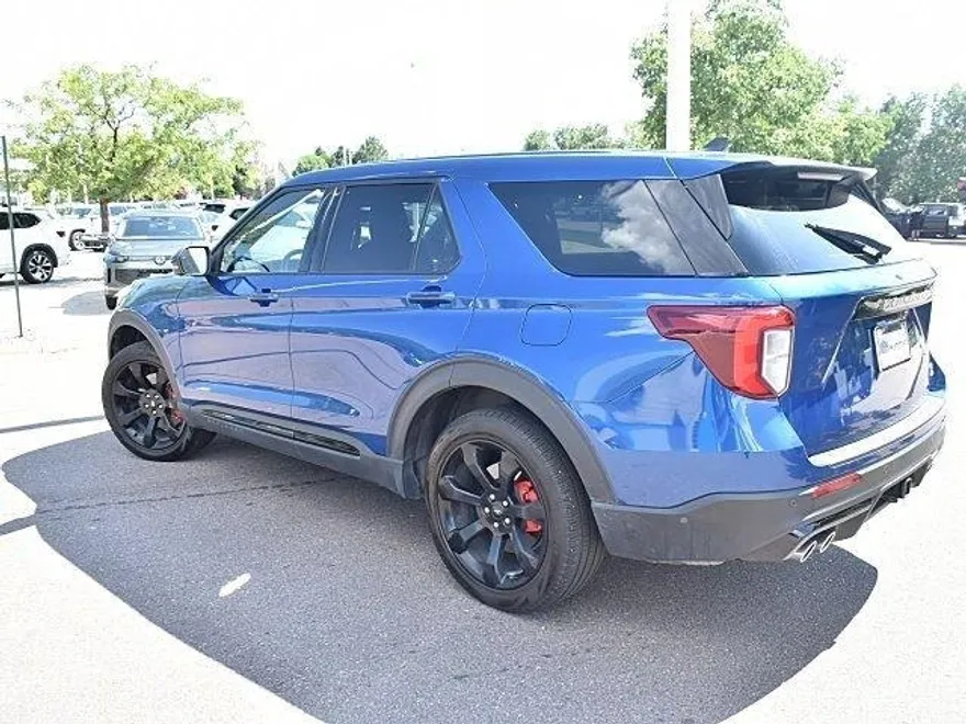 2022 Ford Explorer ST photo 1