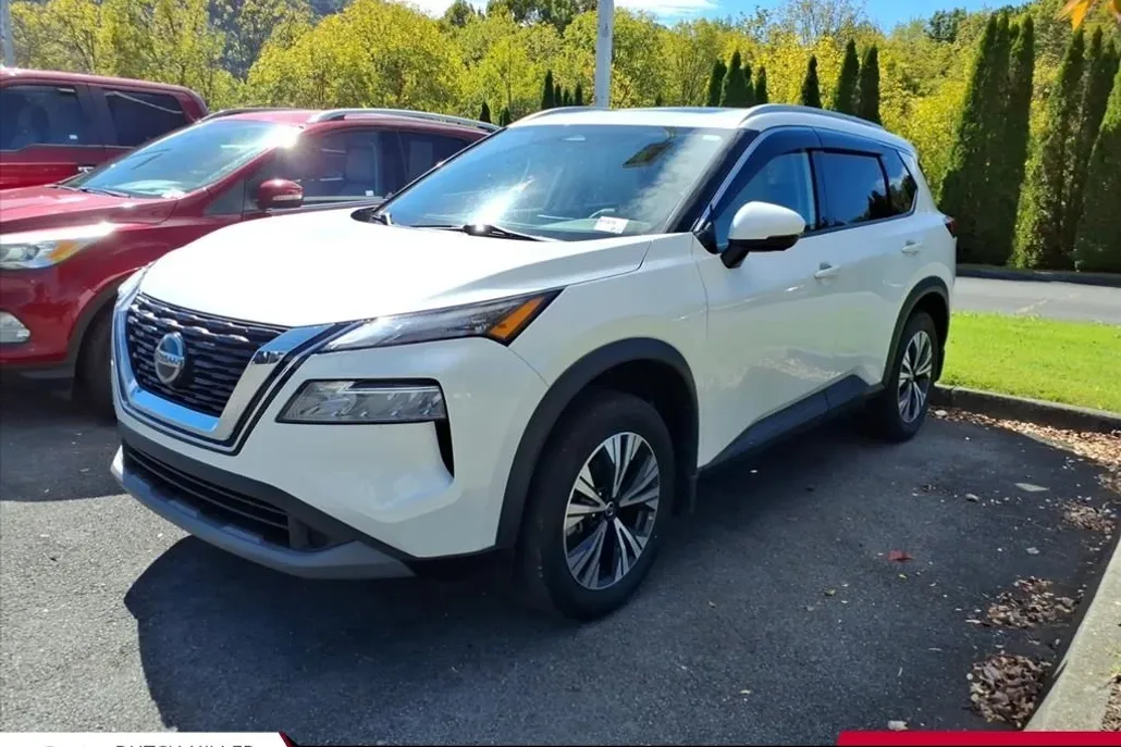 2021 Nissan Rogue SV photo 1