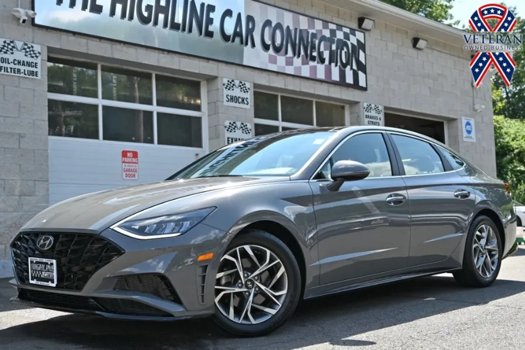 2022 Hyundai Sonata SEL photo 1