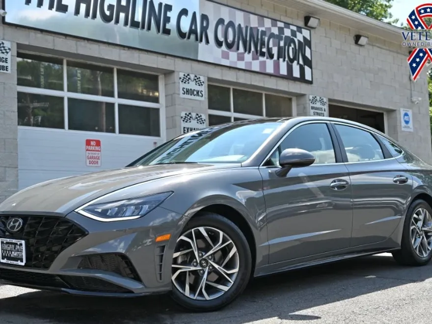 2022 Hyundai Sonata SEL photo 1