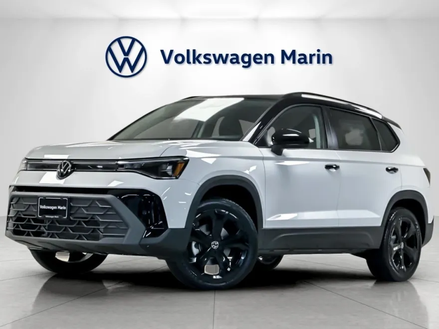 2025 Volkswagen Taos SE photo 1