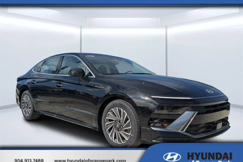 2025 Hyundai Sonata Hybrid SEL photo 1