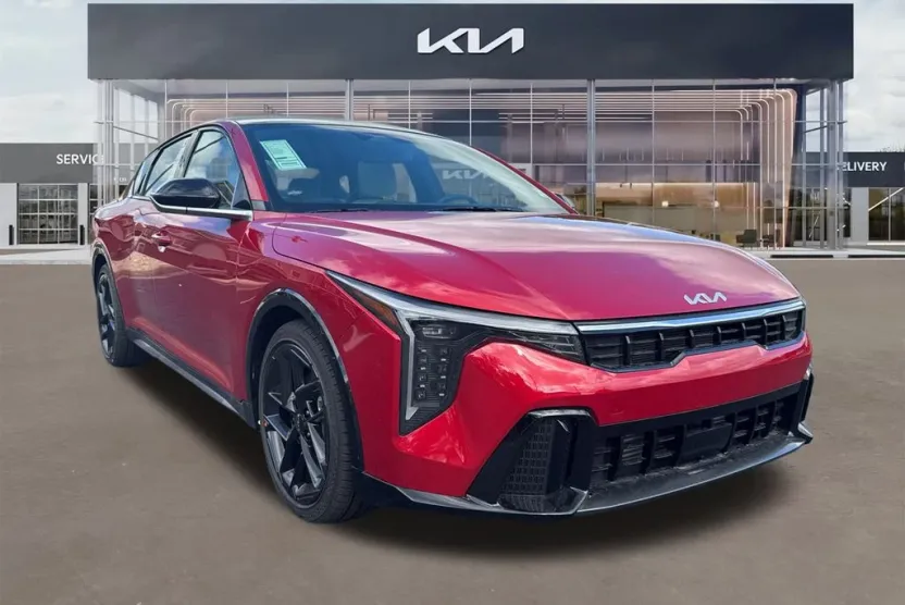 2025 Kia K4 GT-Line Turbo photo 1