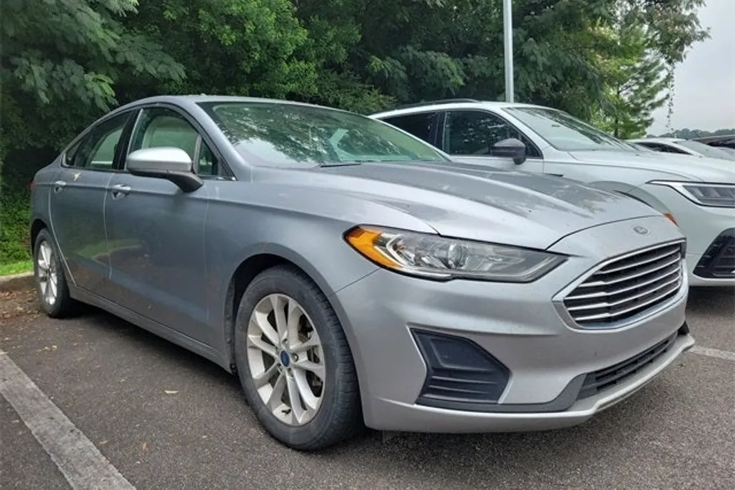 2020 Ford Fusion SE photo 1