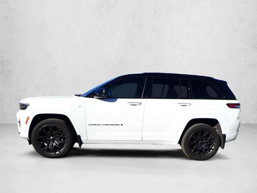 2023 Jeep Cherokee Summit Reserve 4xe photo 1